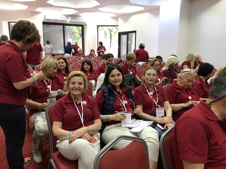 2019-2020  \"Farklı Yaşamlara Dokunmak\"  Hizmet Dönemi  Başkanlar Motivasyon Kampı