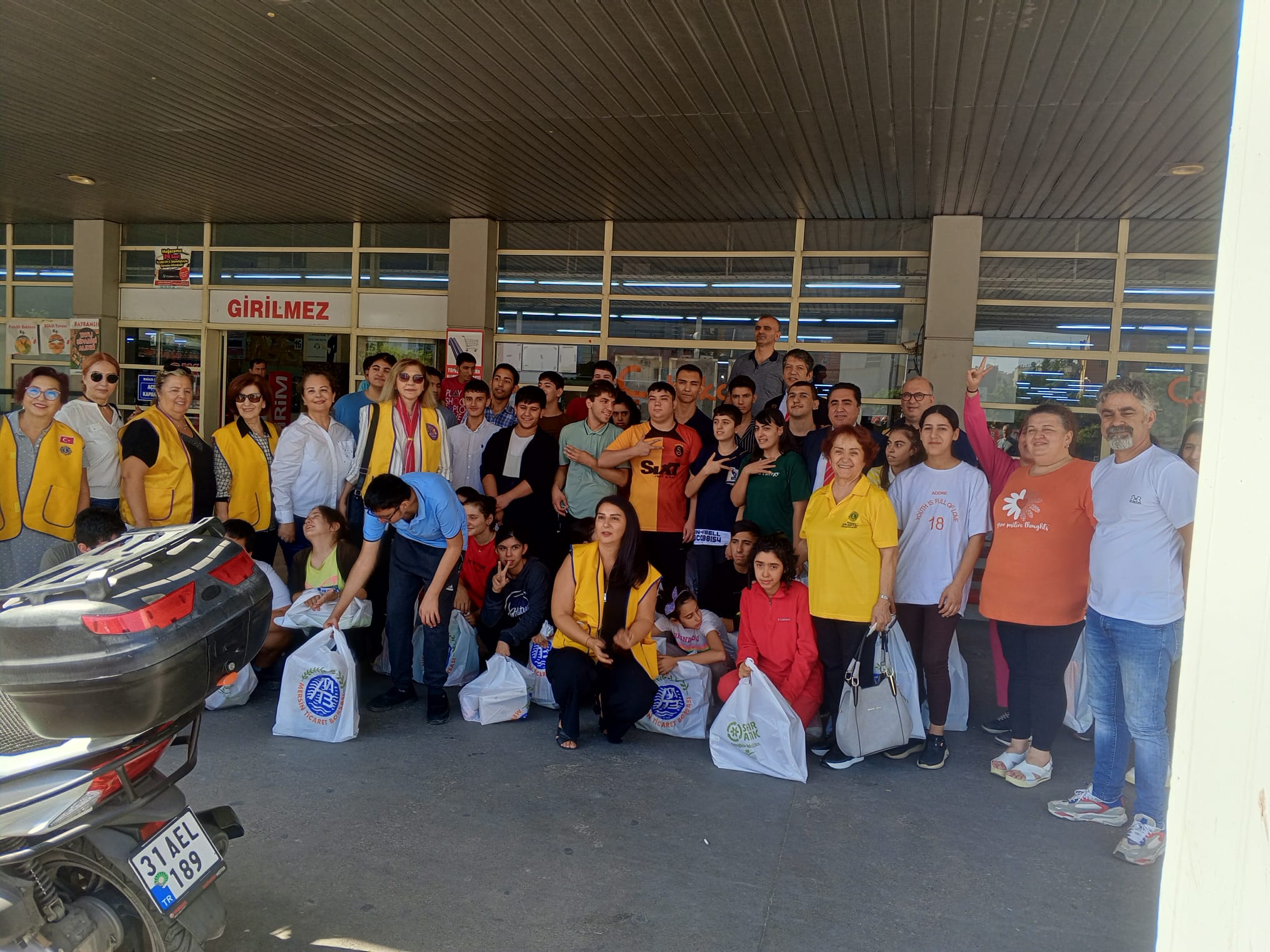 ÖĞRENCİ GİYDİRME