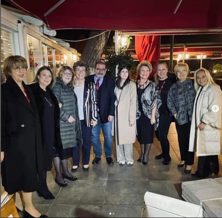 118 E Yönetim Çevresi Yeni Yıl Kutlama Yemeği