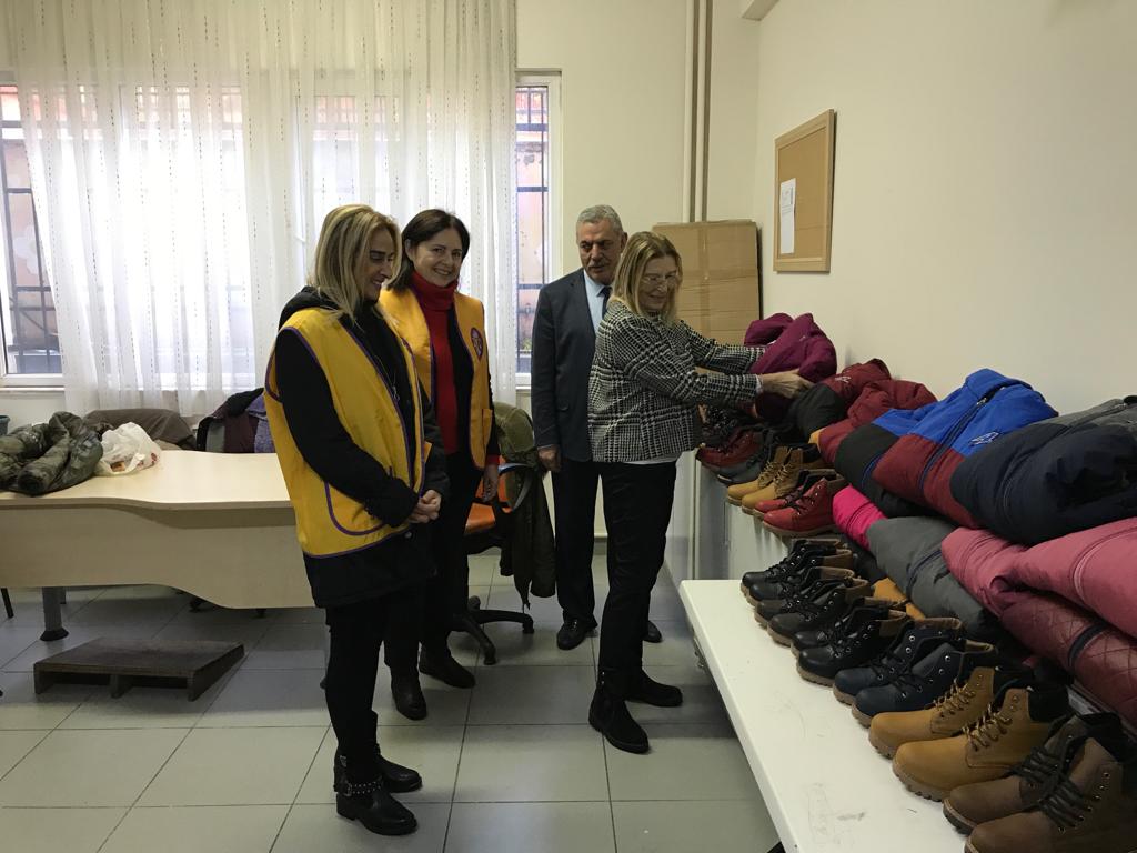 PİLOT OKULUMUZ İHTİYAÇ SAHİBİ ÇOCUKLARA MONT VE BOT TEMİNİ