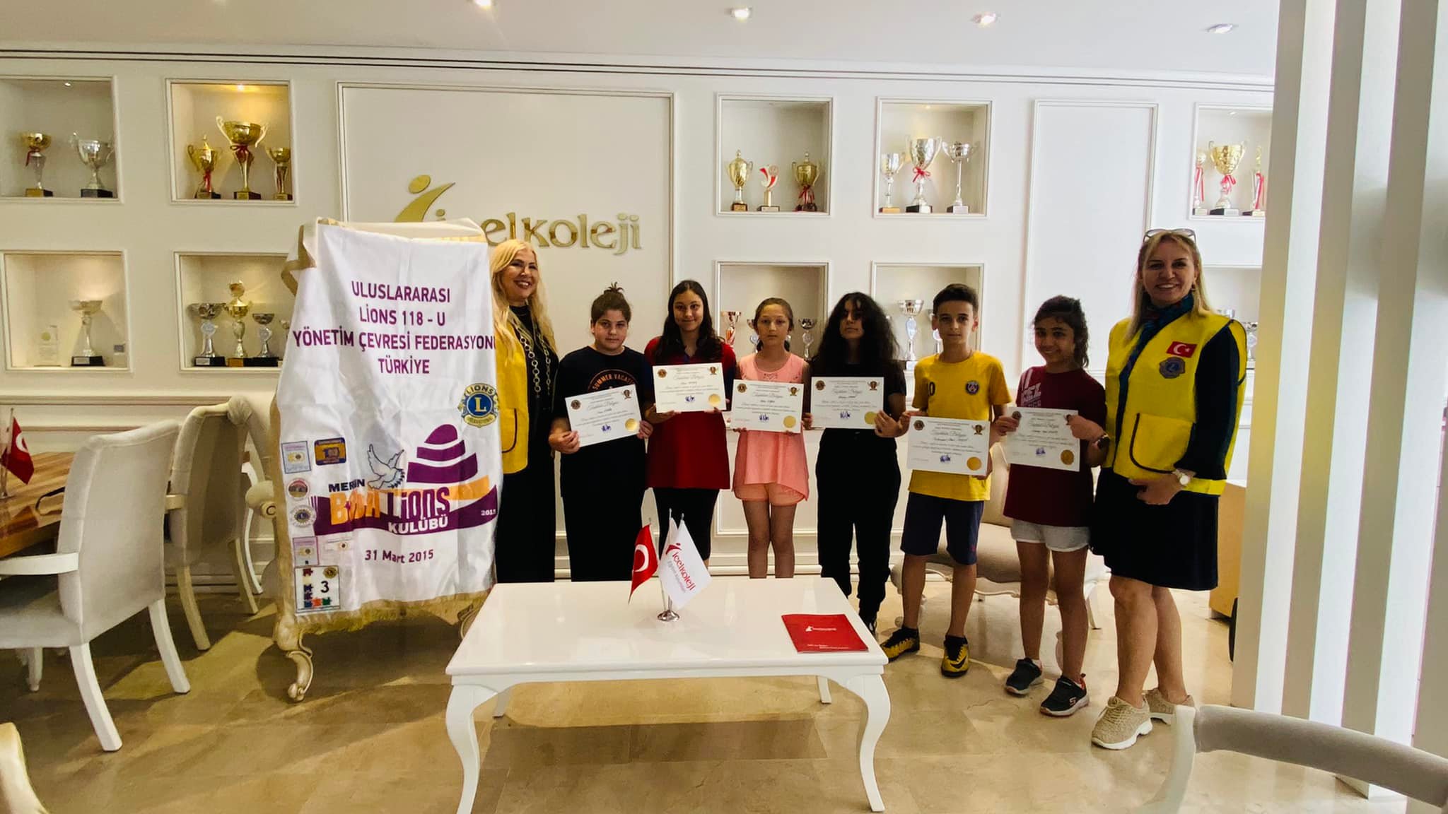 BARIŞ POSTERİ YARIŞMASINA KATILAN YARIŞMACILARIMIZA TEŞEKKÜRLERİNİ SUNDUK!