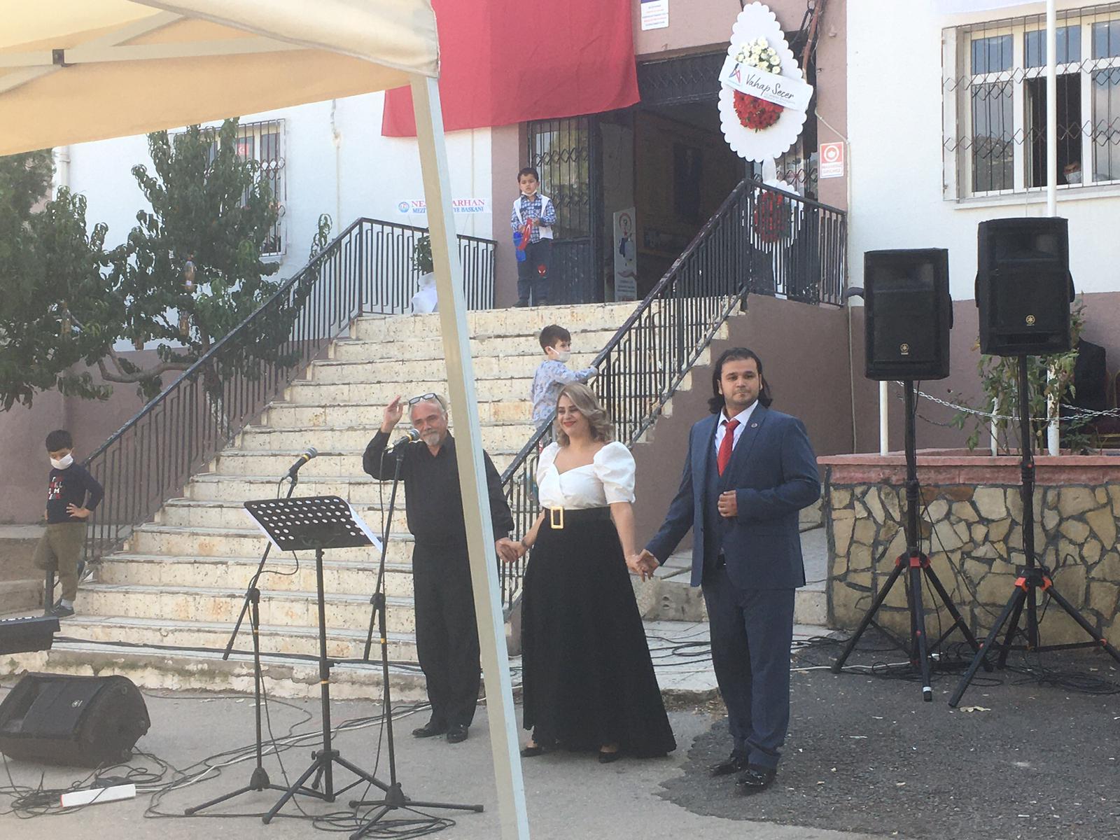 MERSİN bir köy okulunda Klasik Müzik Dinetisi ve Cumhuriyet bayramı Kutlaması