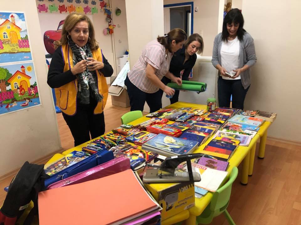 aslancık çocuk yuvasına kırtasiye takviyesi