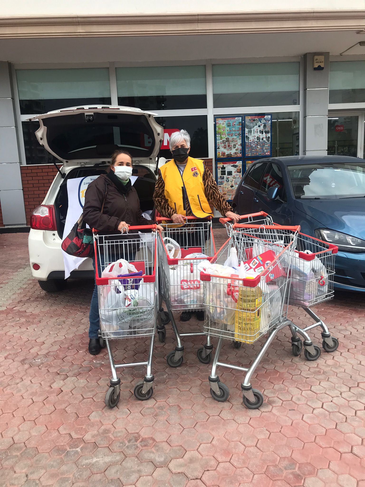 LÖSEMİ HASTASI MUHTAÇ ÇOCUK VE AİLEYE GIDA/MALZEME YARDIMI