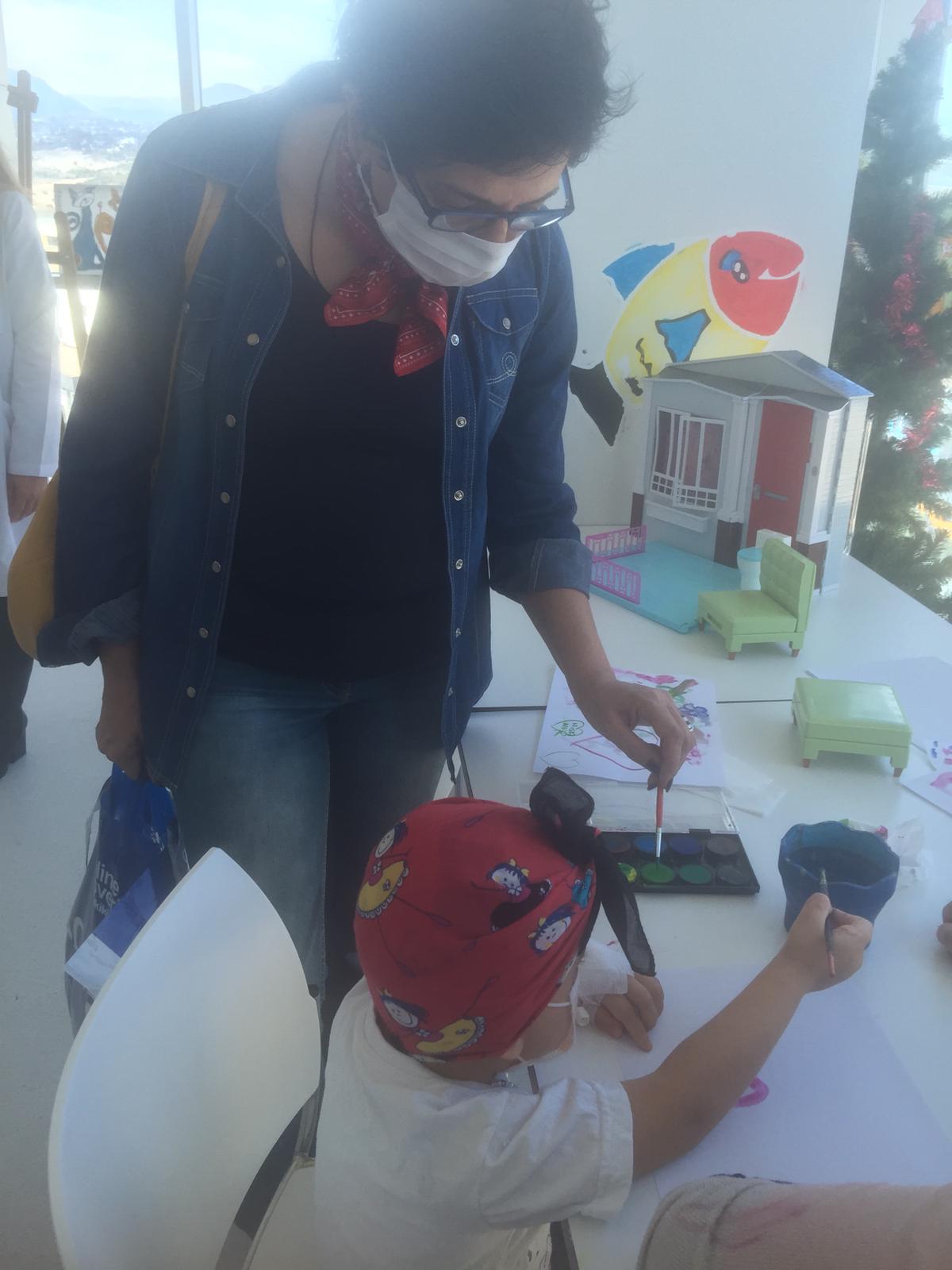 Mersin Şehir hastanesi Onkoloji servisinde tedavi gören hasta çocuklara etkinlik malzemesi desteği