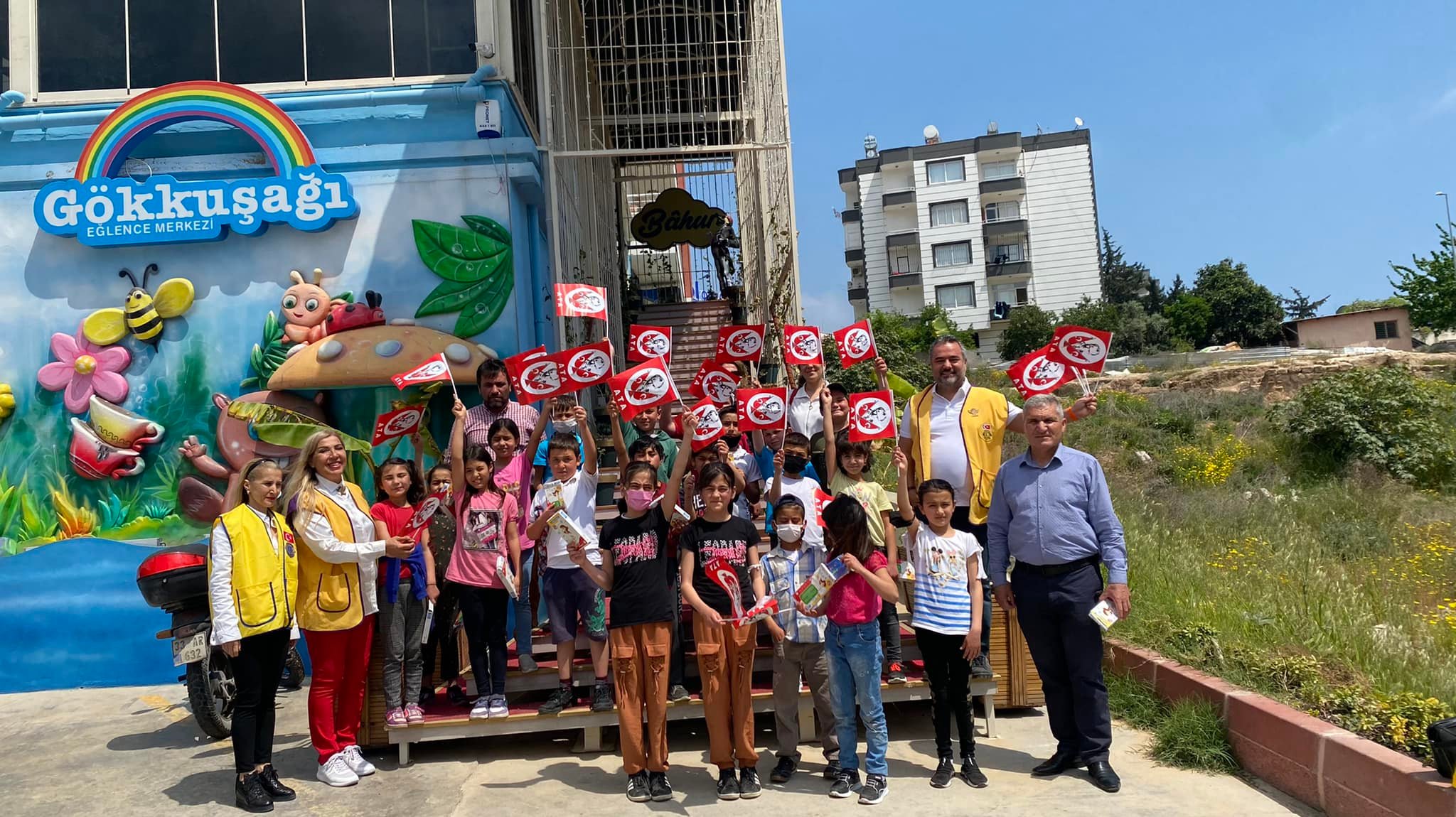 KÖY ÇOCUKLARI İLE 23 NİSAN ULUSAL EGEMENLİK VE ÇOCUK BAYRAMI KUTLAMA