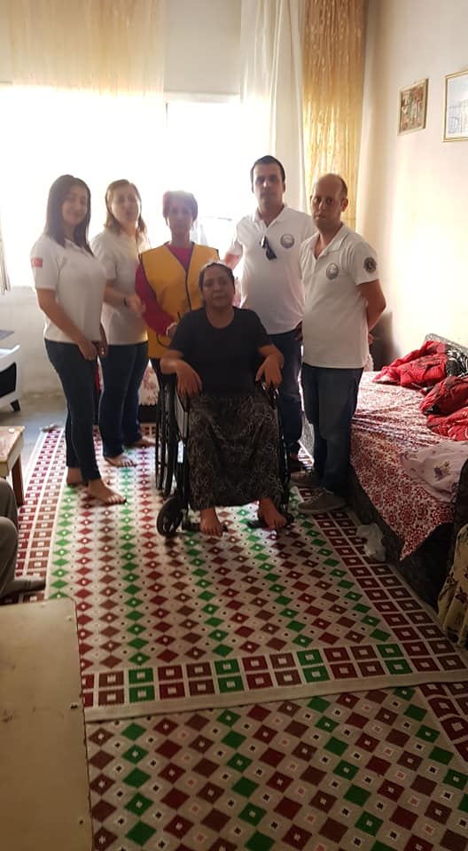 Tekerlekli sandaye yardımı