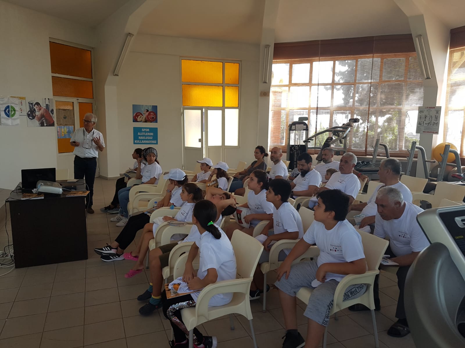 BabaÇocuk Kampına katılan çocuk ve ailelerine ÇEVRE(DENİZ TEMİZ) SUNUMU 