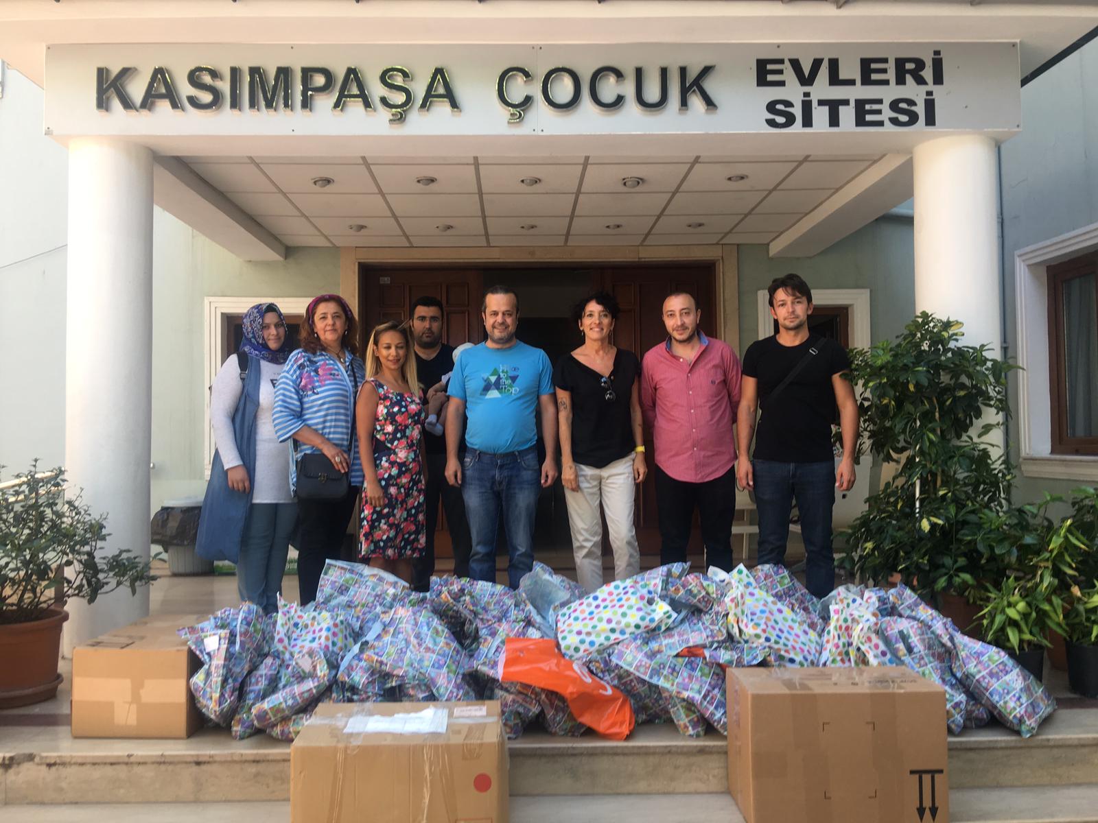kasımpaşa çocuk esirgeme kurumuna giysi bağışı