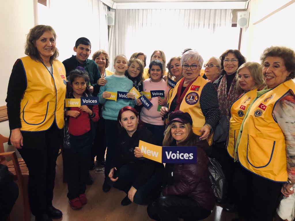 KONYA GÖRMEYENLERİ KORUMA DERNEĞİNE BEYAZ BASTON -TABLET-ÇİVİ KALEM BAĞIŞI