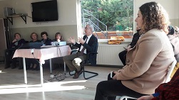 PROF.DR. YALÇIN KİMYA İLE ENGELLİ ÇOÇUK ANNELERİ İLE SEMİNER