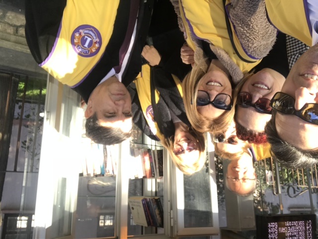 Otobüs durağı kitaplık