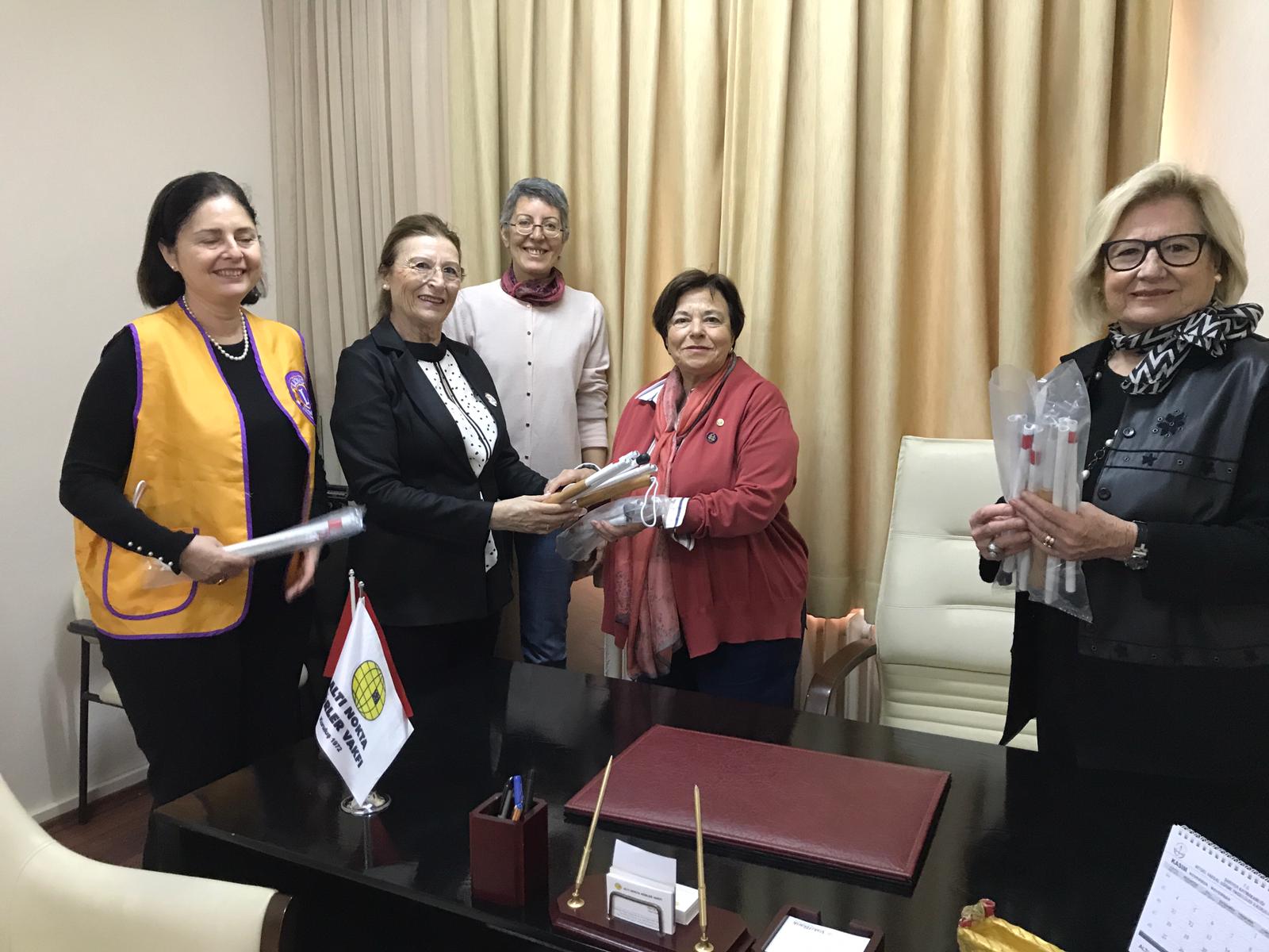 Körler için baston temini