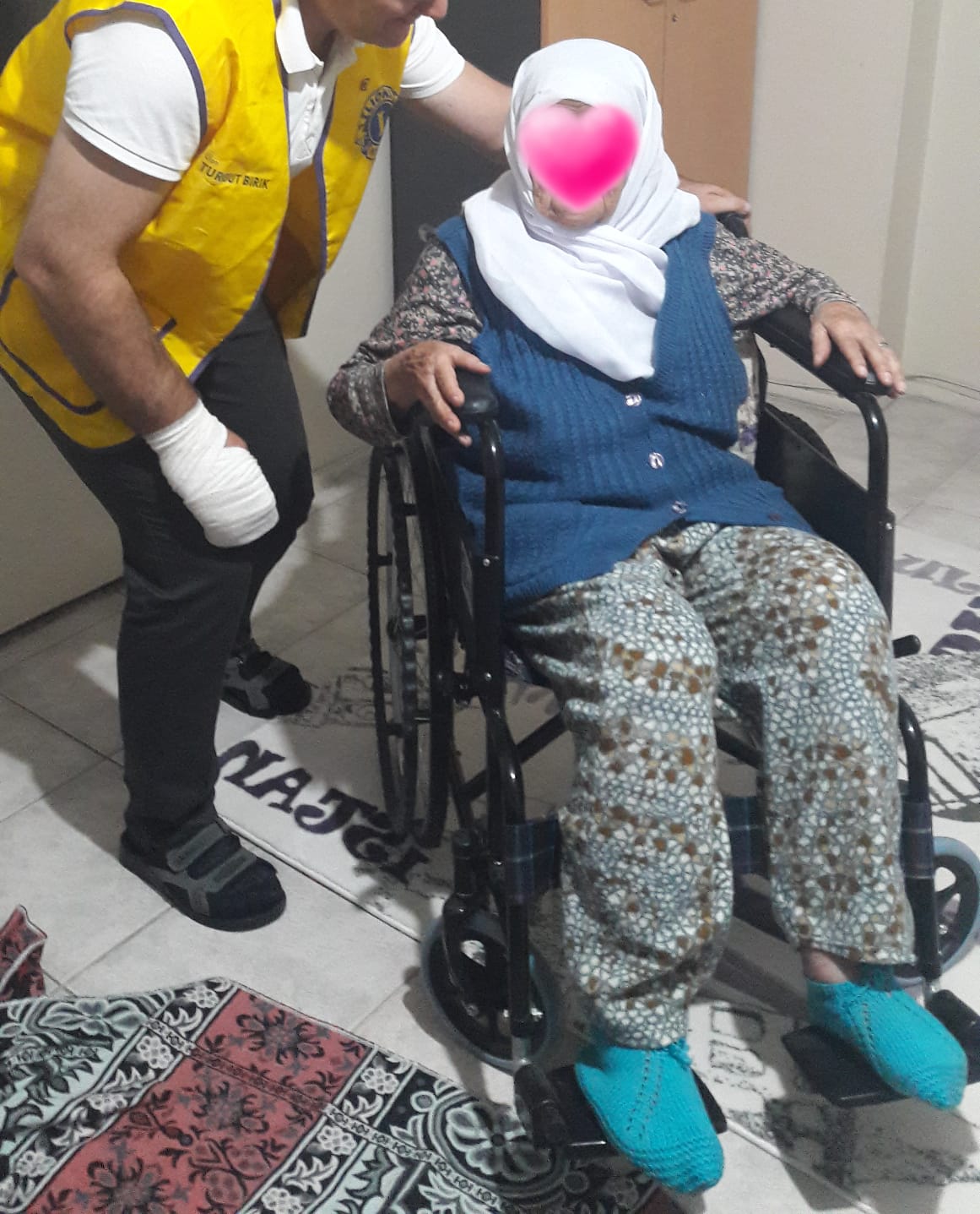 24.08.2019 , 93 yaşındaki Emine teyzemiz Tekerlekli Sandalyesine kavuşturduk.