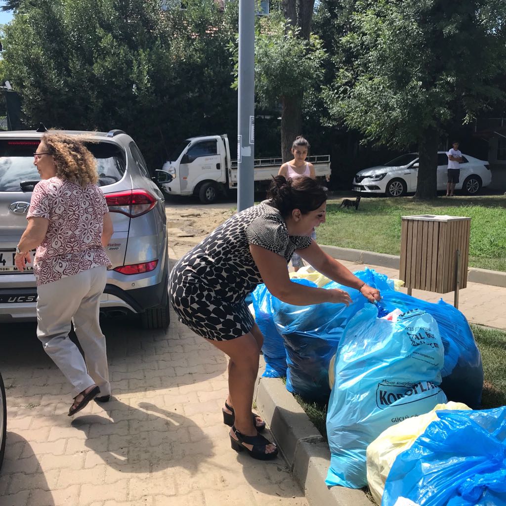 Löseve kıyafet bagisi