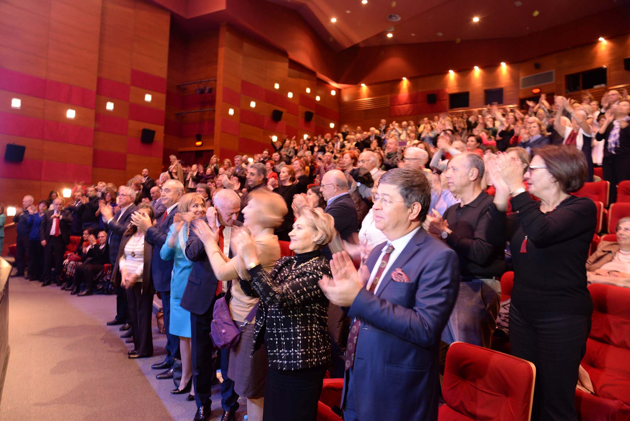 ÇOCUK ONKOLOJİ SERVİSİNE CİHAZ TEMİNİ İÇİN KONSER